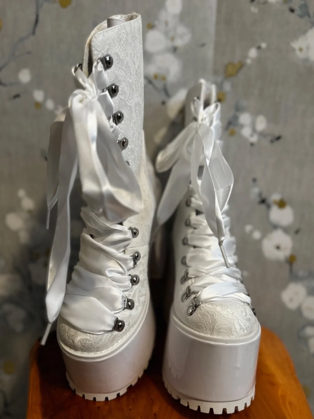 YRU Ribbons and Lace Absinthe Platforms White Size 7
